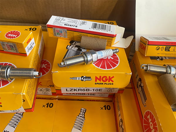 Кейс 2 (OEM): свічки запалювання двигуна